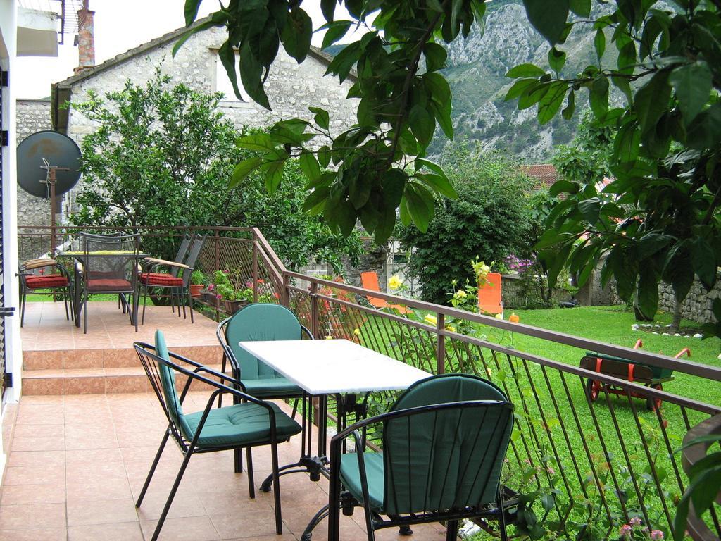 Rooms & Apartments Vukasovic Kotor Quarto foto